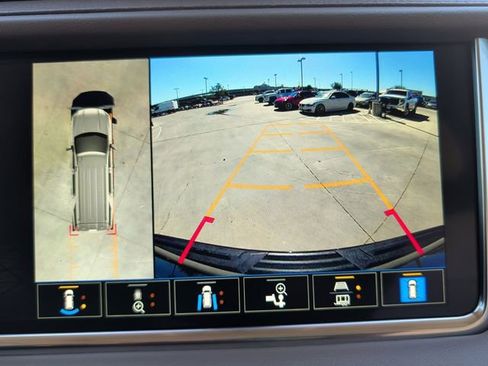 Used 2022 GMC Yukon Denali image 9