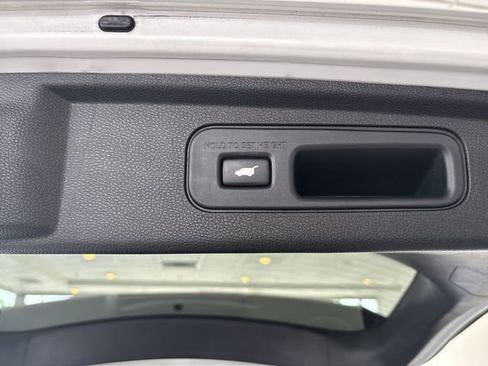 Used 2023 Honda Odyssey Elite image 17