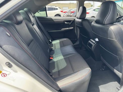 Used 2016 Toyota Camry SE image 16