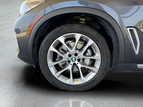 Used 2022 BMW X5 sDrive40i w/ Premium Package RWD image 12