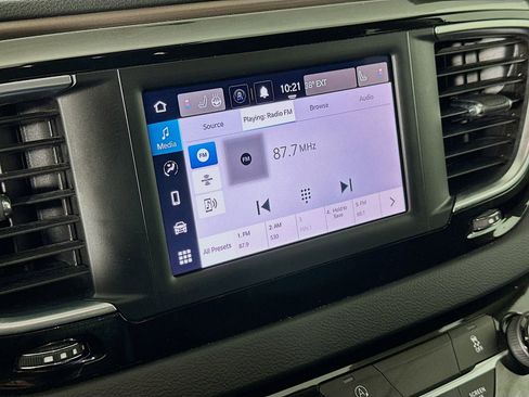 Used 2023 Chrysler Voyager LX image 15