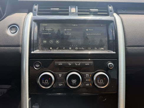 Used 2017 Land Rover Discovery HSE AWD/4WD image 46
