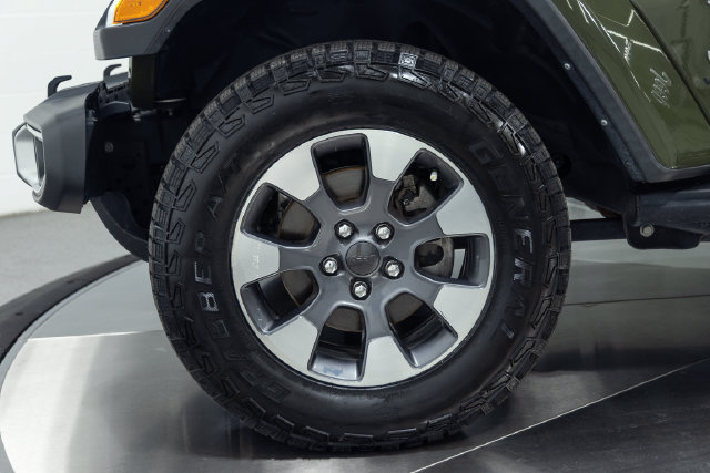 Used 2023 Jeep Wrangler Unlimited Sahara w/ LED Lighting Group AWD/4WD image 25