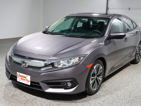 Used 2018 Honda Civic EX-T image 30