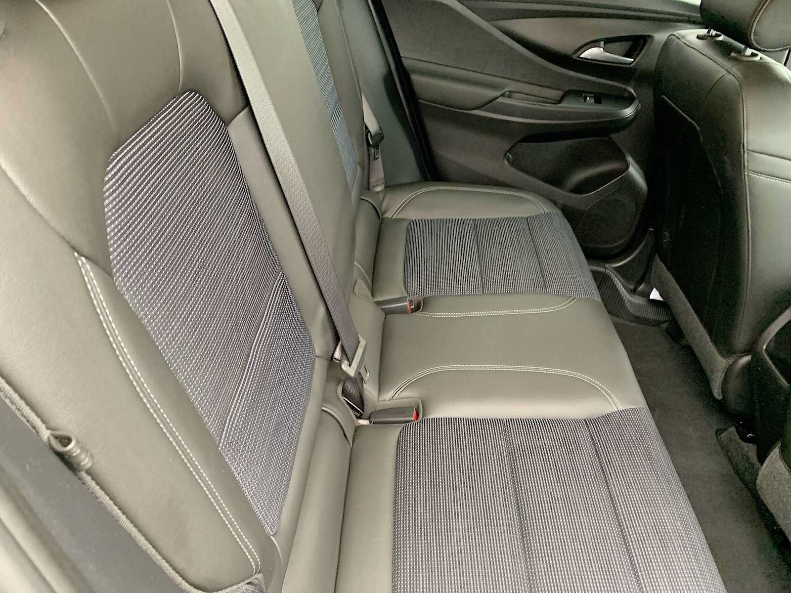 Used 2025 Buick Envista Preferred w/ Convenience I Package FWD image 24