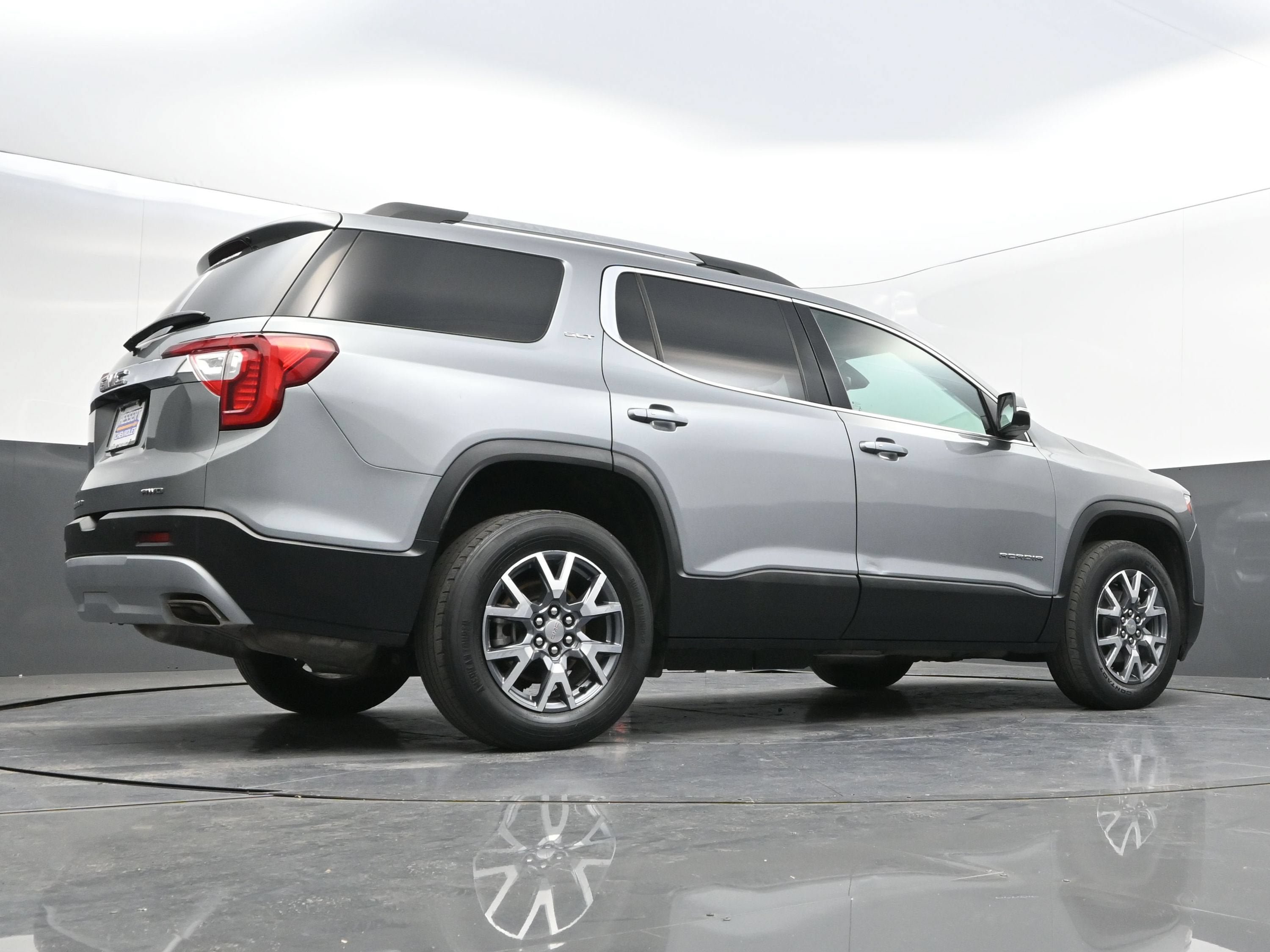 Certified 2023 GMC Acadia SLT w/ Technology Package AWD/4WD image 48