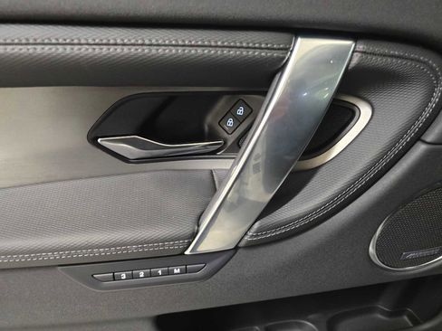 Certified 2025 Land Rover Discovery Sport Dynamic SE image 23