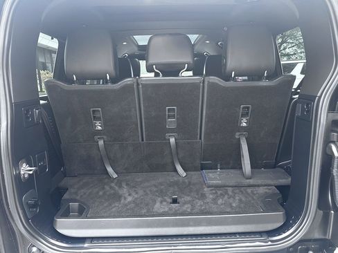 Used 2024 Land Rover Defender 130 S image 32