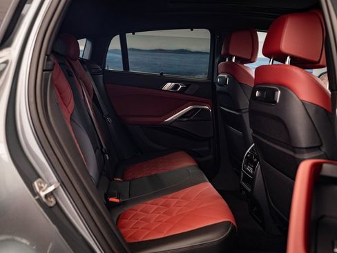 Used 2024 BMW X6 M60i w/ Dynamic Handling Package image 45