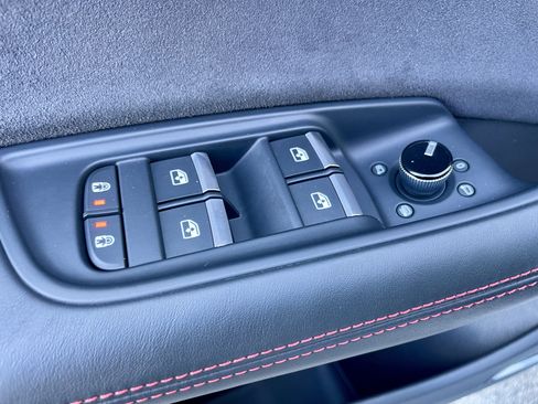 Used 2024 Audi RS Q8 4.0T image 11