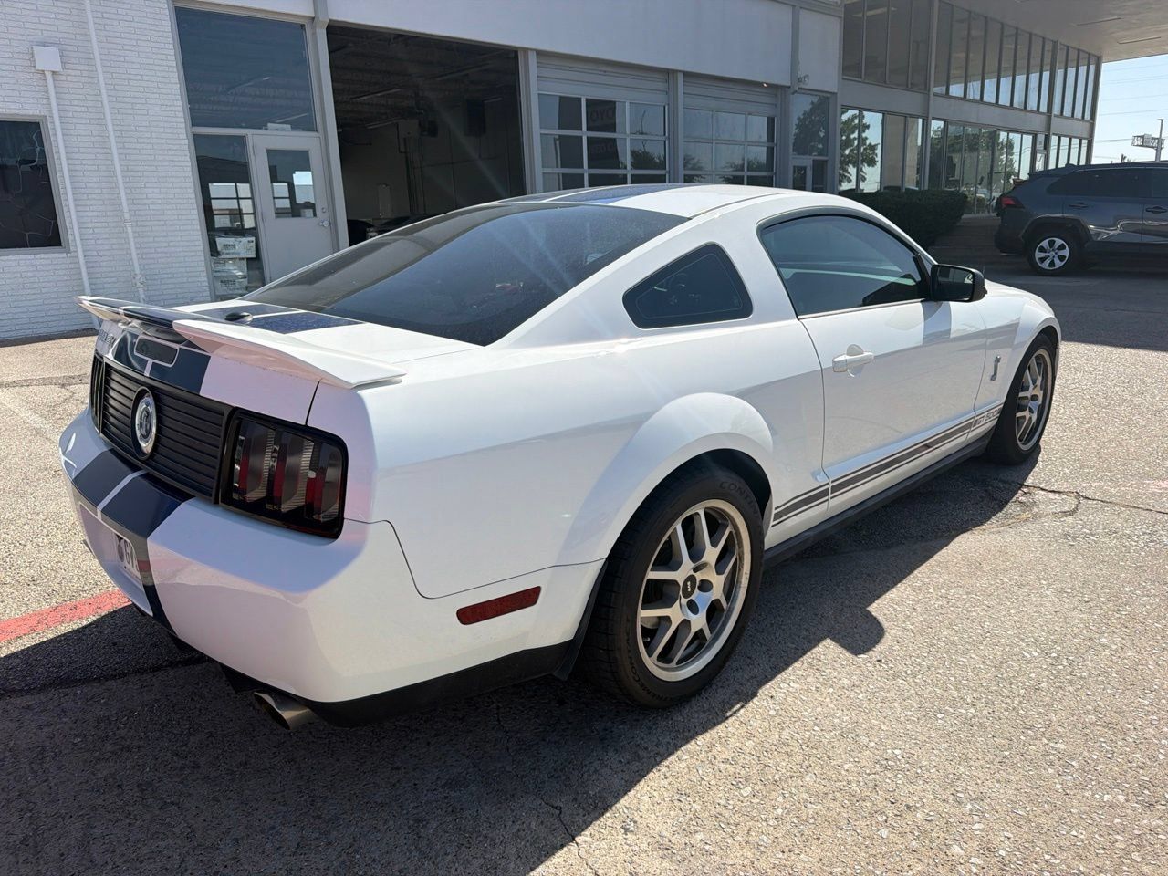 Used 2007 Ford Mustang Shelby GT500 RWD image 5