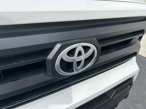 Used 2025 Toyota Tacoma SR5 AWD/4WD image 35
