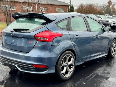 Used 2018 Ford Focus ST image 5