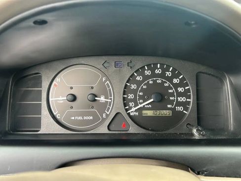 Used 2001 Toyota Corolla CE w/ Extra Value Pkg 1 FWD image 13