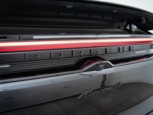 Certified 2024 Porsche Macan 4 Electric image 22