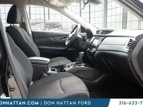Used 2019 Nissan Rogue SV w/ Premium Package FWD image 27