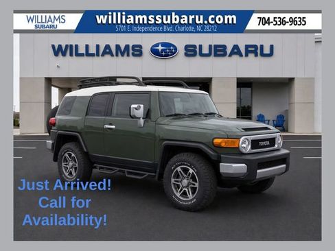Used 2014 Toyota FJ Cruiser 4WD w/ Convenience Package image 1