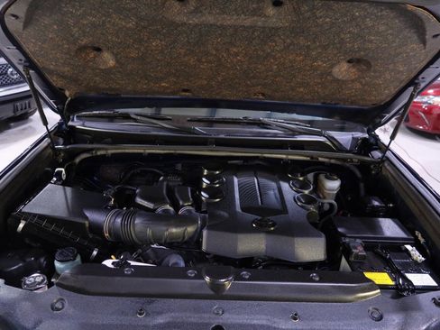 Used 2022 Toyota 4Runner SR5 Premium w/ Moonroof Package image 9