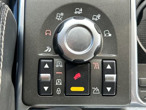 Used 2011 Land Rover Range Rover Sport Supercharged image 17