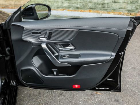 Used 2025 Mercedes-Benz CLA 250 4MATIC image 14