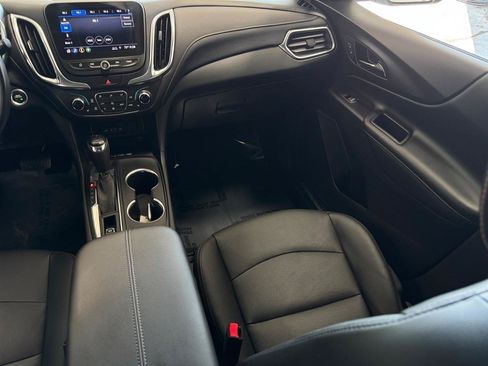 Used 2021 Chevrolet Equinox Premier AWD/4WD image 6