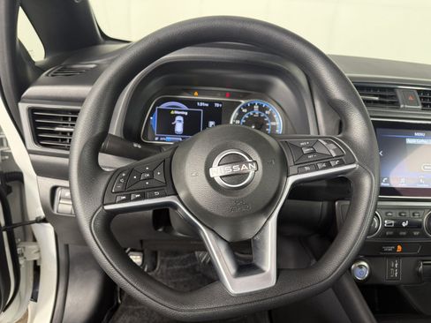 Used 2025 Nissan Leaf S FWD image 20