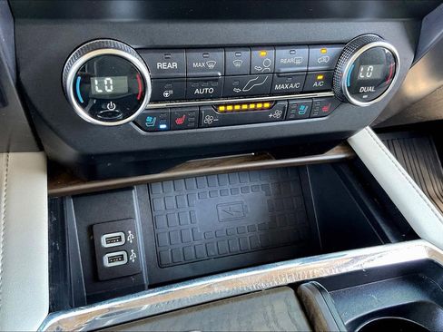 Used 2019 Ford Expedition Platinum image 21