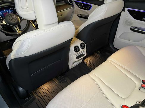 Certified 2025 Mercedes-Benz GLC 300 4MATIC image 20