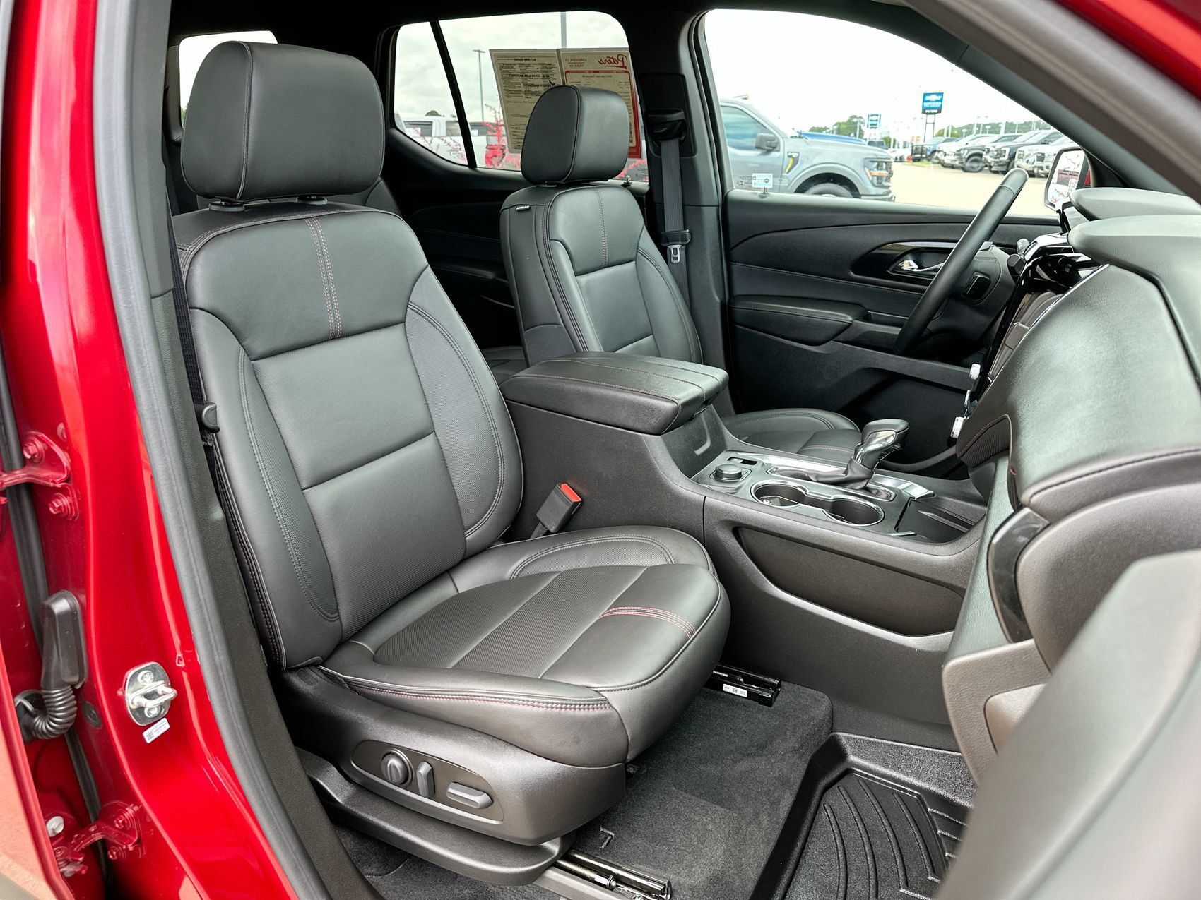 Used 2023 Chevrolet Traverse RS AWD/4WD image 26