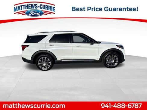 Certified 2025 Ford Explorer Platinum image 3