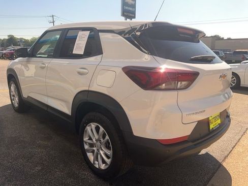 Used 2025 Chevrolet TrailBlazer LS w/ LS Convenience Package FWD image 8