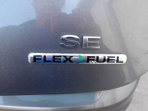 Used 2014 Ford Focus SE w/ SE Winter Package FWD image 17