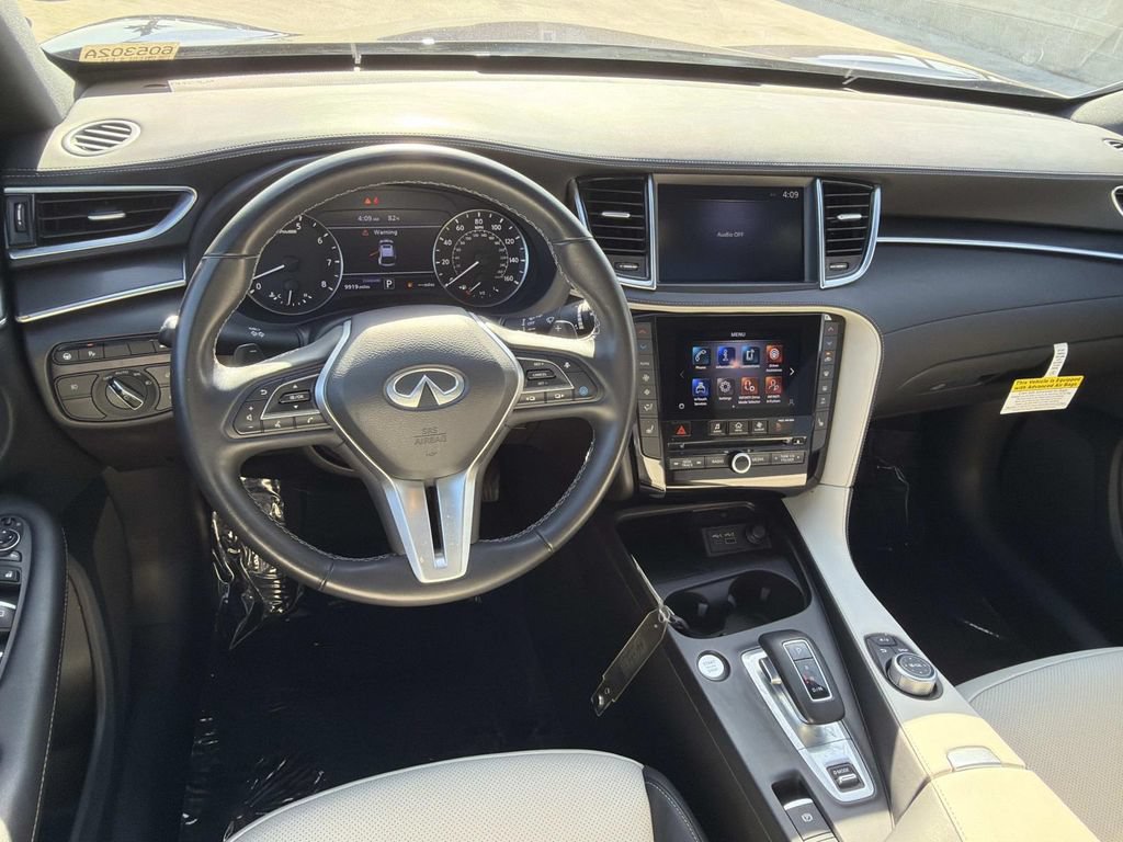 Certified 2025 INFINITI QX55 Luxe w/ Cargo Package AWD/4WD image 8