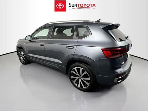 Used 2024 Volkswagen Taos SE image 6