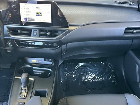Certified 2025 Lexus UX 300h FWD w/ Accessory Package (Z2) image 29