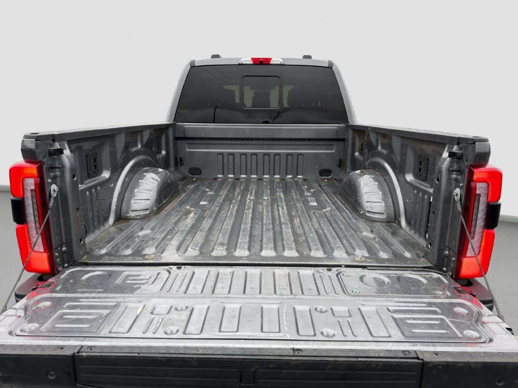 Used 2024 Ford F350 Platinum w/ FX4 Off-Road Package AWD/4WD image 30