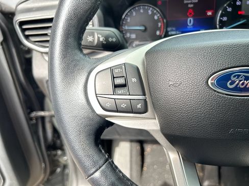 Used 2022 Ford Explorer XLT w/ Equipment Group 202A RWD image 22