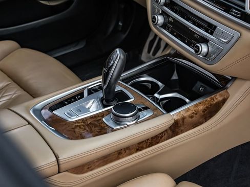 Used 2019 BMW 750i xDrive w/ M Sport Package AWD/4WD image 24