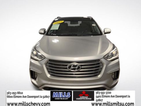 Used 2017 Hyundai Santa Fe SE image 2