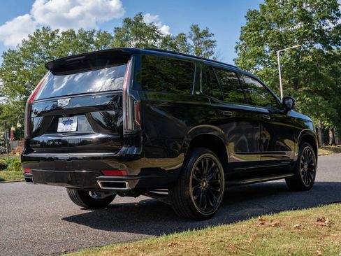 Used 2021 Cadillac Escalade Premium Luxury AWD/4WD image 5