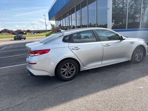 Used 2020 Kia Optima LX FWD image 11