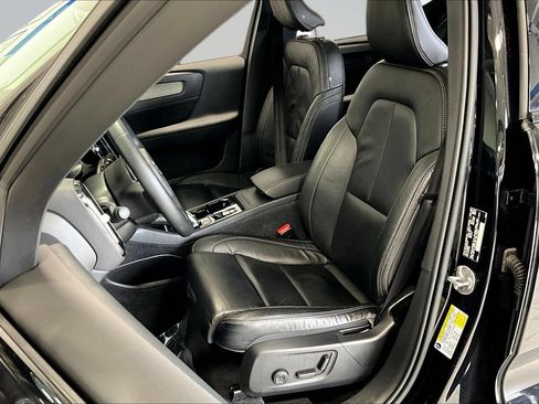 Used 2023 Volvo XC40 B5 Ultimate AWD/4WD image 22