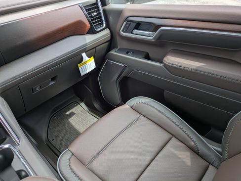 New 2026 GMC Sierra 2500 Denali w/ Denali Reserve Package image 16