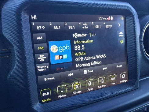 Used 2022 Jeep Wrangler Unlimited High Altitude image 23