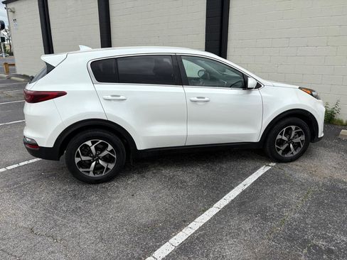 Used 2022 Kia Sportage LX image 4