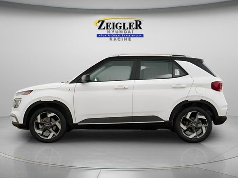 New 2026 Hyundai Venue SEL FWD image 4