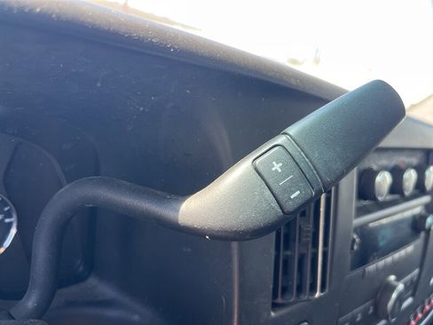 Used 2014 Chevrolet Express 2500 RWD image 30