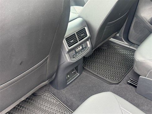 Used 2025 Volkswagen Atlas SEL Premium R-Line image 16