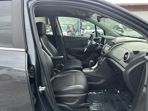 Used 2016 Chevrolet Trax LT w/ LT Convenience Package FWD image 13