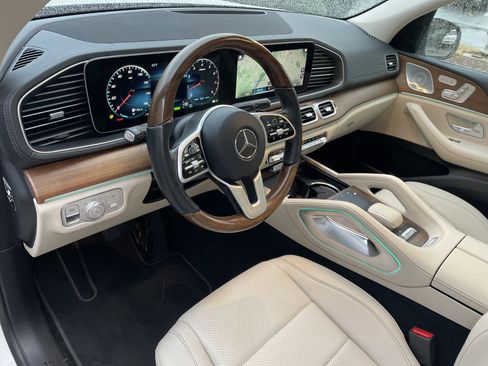 Certified 2021 Mercedes-Benz GLS 450 4MATIC image 21